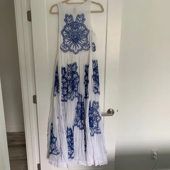 Anthropologie HD in Paris Maxi Dress White with Embroidered Blue Flowers - L - Picture 9 of 12